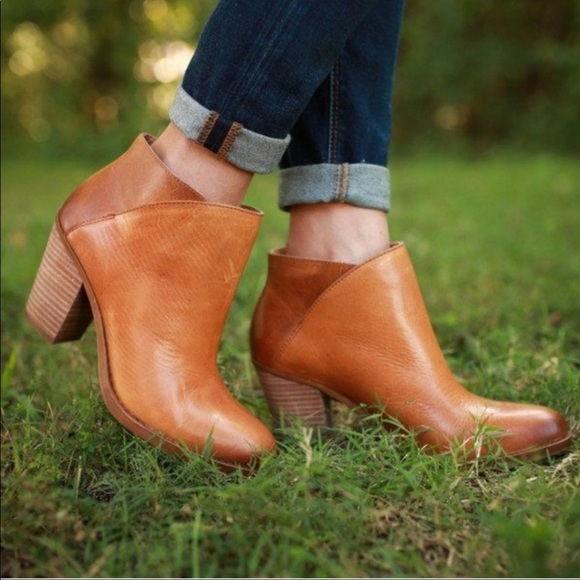 Lucky Brand Shoes - Lucky Brand EESA Tan Leather Booties. Size 10M